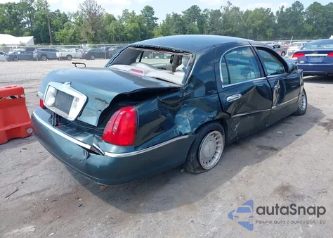 2000 Lincoln Town Car Executive from USA, damaged, VIN 1LNHM81WXYY813492